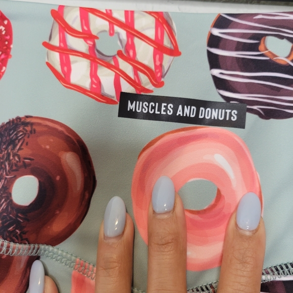 Muscles and Donuts Workout Pocket Shorts Size L - Picture 5 of 6